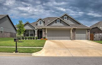 4 bedroom, 3 car garage - Broken Arrow Schools