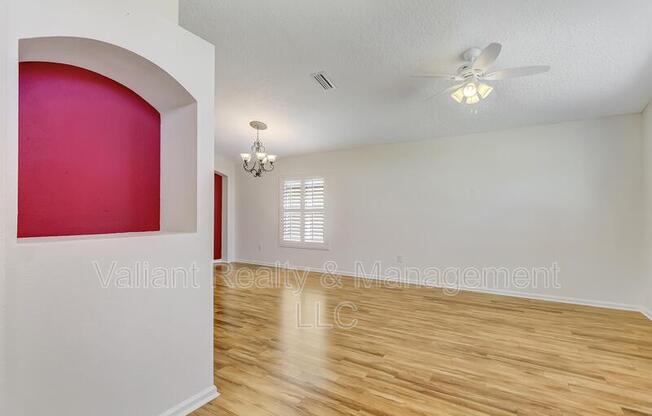 608 Birchbark Trail