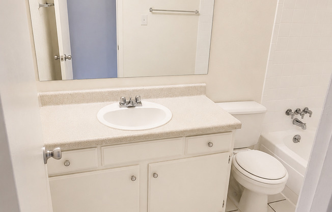 1 bed, 1 bath, 600 sqft, $1,239, Unit WWK-208
