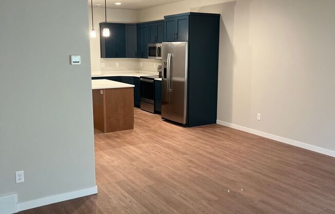 3 beds, 2.5 baths, 1,740 sqft, $1,995, Unit 4965