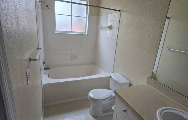 2 beds, 2 baths, $1,600