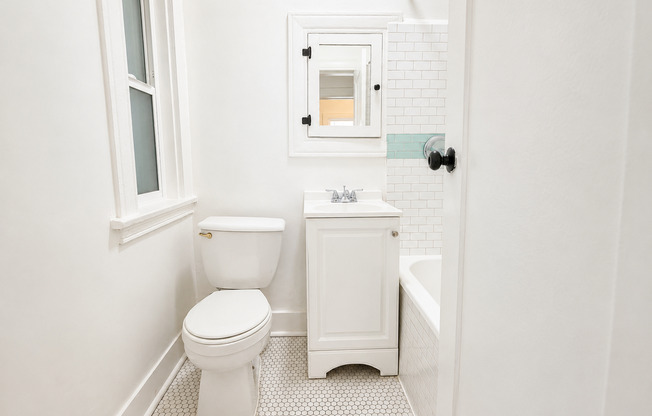 Studio, 1 bath, 450 sqft, $1,395, Unit Unit 101