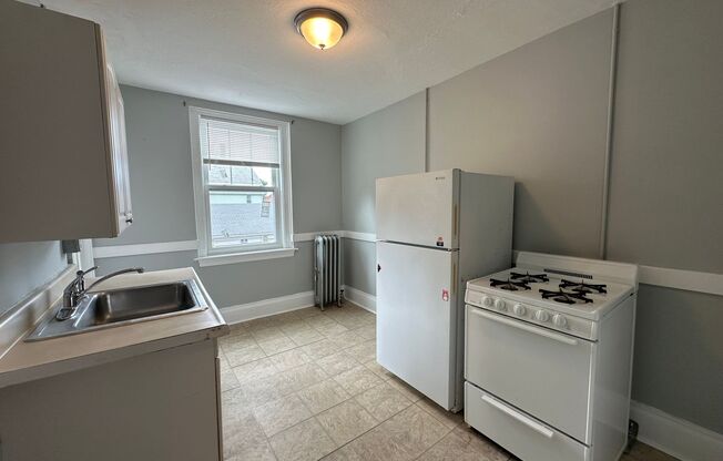 Studio, 1 bath, $1,950, Unit 12 Brooks Park #7
