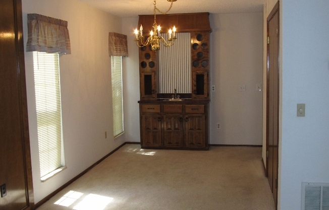 2 beds, 1.5 baths, $1,275