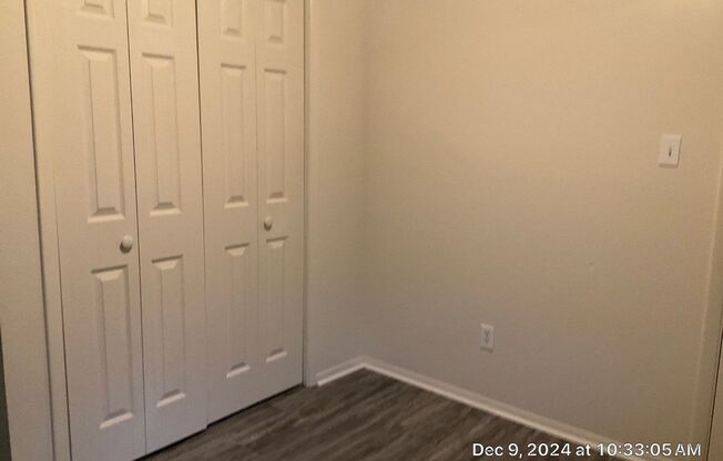 2 beds, 1 bath, 872 sqft, $1,350, Unit 01930