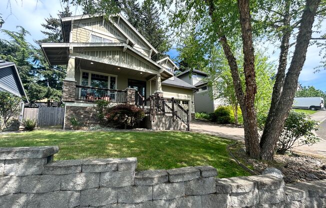 *$500 off first full month!* Beautiful 4 Bedroom 2 1/2 Bath Home With a Fantastic Back Yard Great for Entertaining is Located within 10 Minutes to Intel and Nike Headquarters!