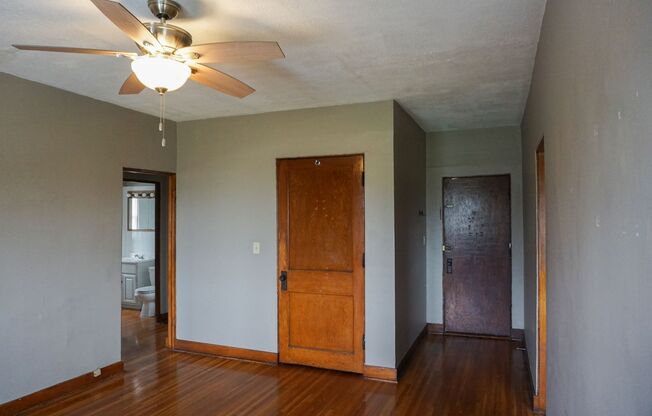 1 bed, 1 bath, 650 sqft, $850, Unit 1741 K St-C3