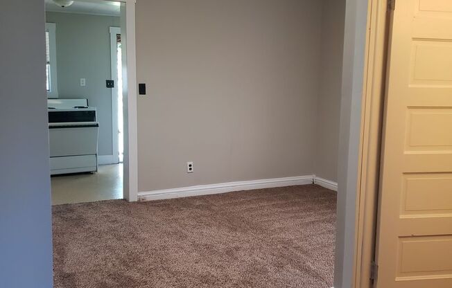 1 bed, 1 bath, $1,115, Unit East