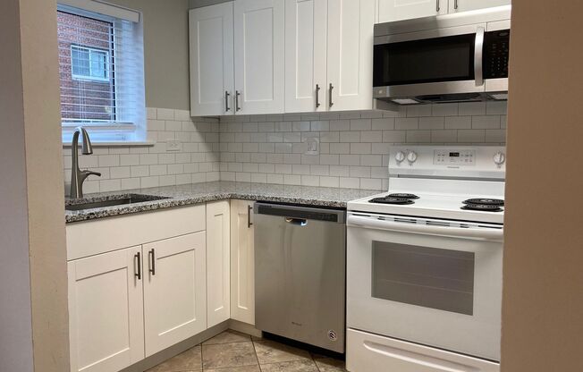 231 Ridge Associates LLC 231-49 N. Ridge/833-5 Case St.