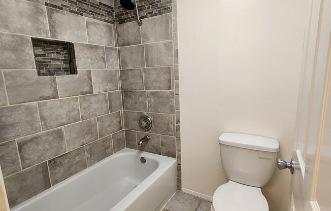 24835 145 LN SE