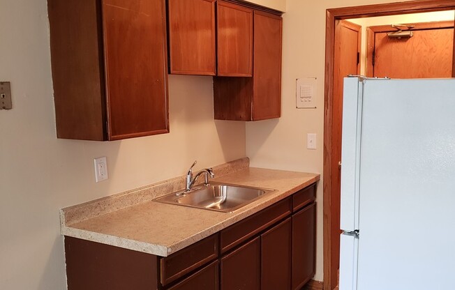 1 bed, 1 bath, 765 sqft, $850, Unit 9