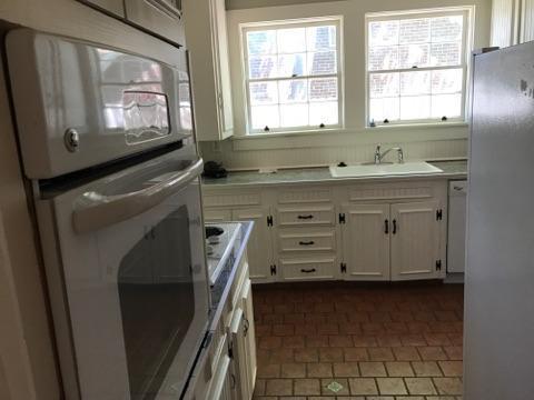 Two bedroom bungalow in Midwood