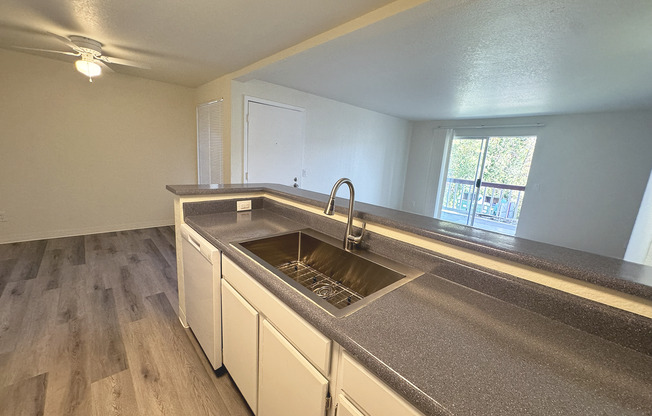 2 beds, 2 baths, 984 sqft, $2,175, Unit B203