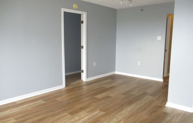 Courthouse Condo just steps away from Metro