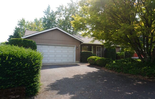 Beautiful Lincoln Neighborhood Home for Lease - 4631 NW Lincoln Ave