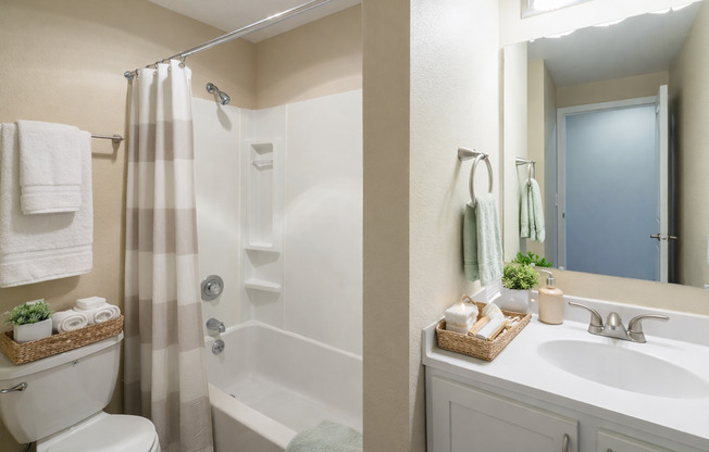 1 bed, 1 bath, 604 sqft, $1,650, Unit C208