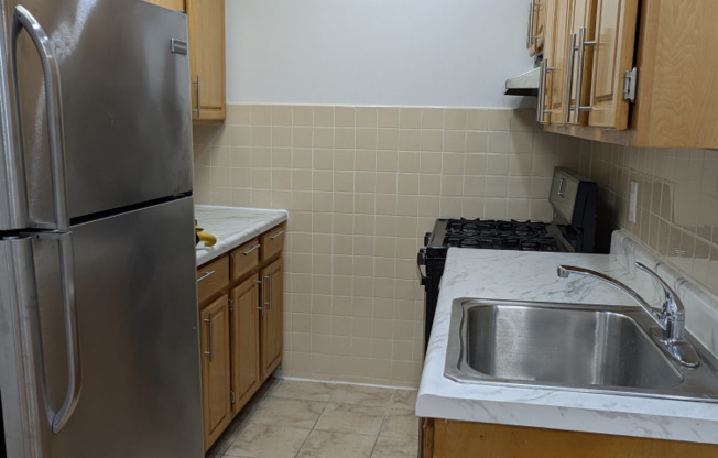 537 W 133 ST