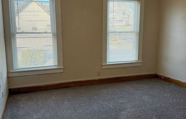 2 beds, 1 bath, $875, Unit 76 E Fulton Street Apt 2F Gloversville, NY 12078