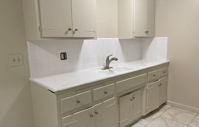 Updated 2 Bedroom 2 Bathroom Apartment with Den/Office in West San Jose