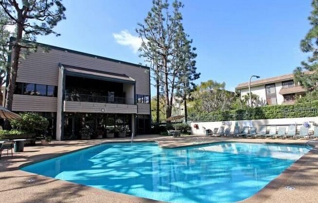 **Beautiful & Spacious 2 Bedroom 2 Bathroom Culver City Condo!!**