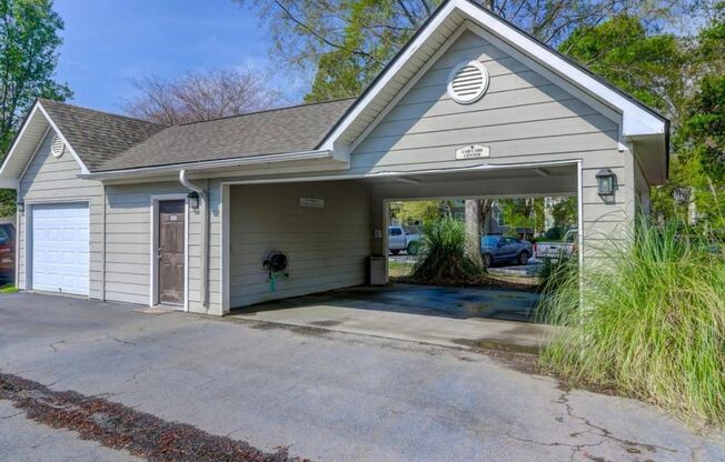 3 beds, 2 baths, 1,394 sqft, $2,850, Unit Daniel Ellis