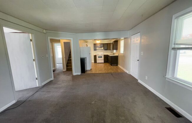 4 beds, 1 bath, $1,400