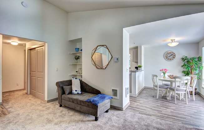 Tacoma Apartments- Heatherstone Apartments-living room