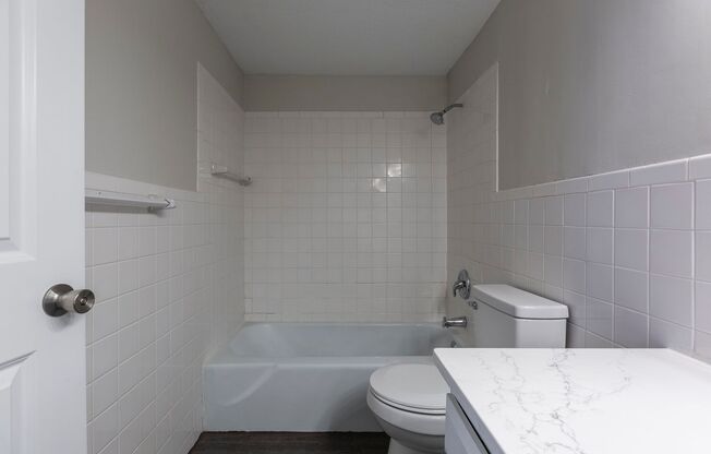 2 beds, 1.5 baths, 1,100 sqft, $1,195, Unit #120