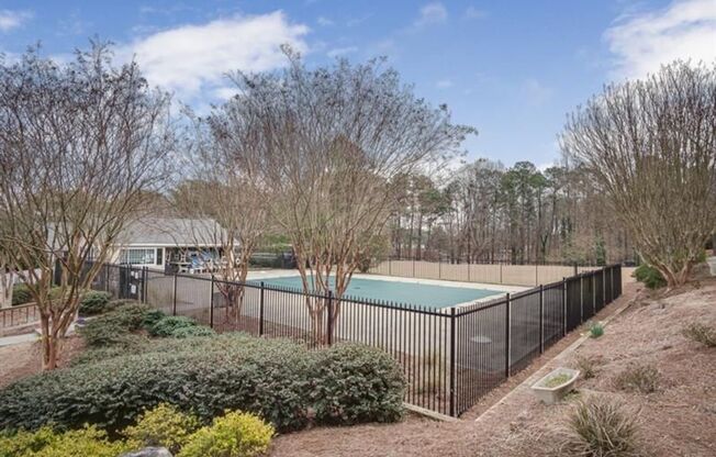 Very Spacious 2bd/2ba Condo in Brookhaven w/ Pool!!