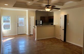 3 beds, 2.5 baths, $1,350, Unit 3