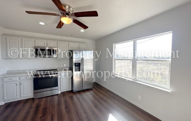 1900 Creechville Rd- Cozy 4 Bedroom, 1 Bathroom Home in Ennis, TX!