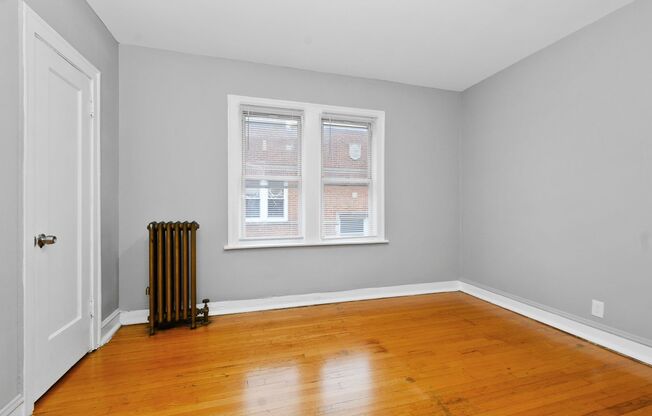 2 beds, 1 bath, $1,780, Unit 8711-3W