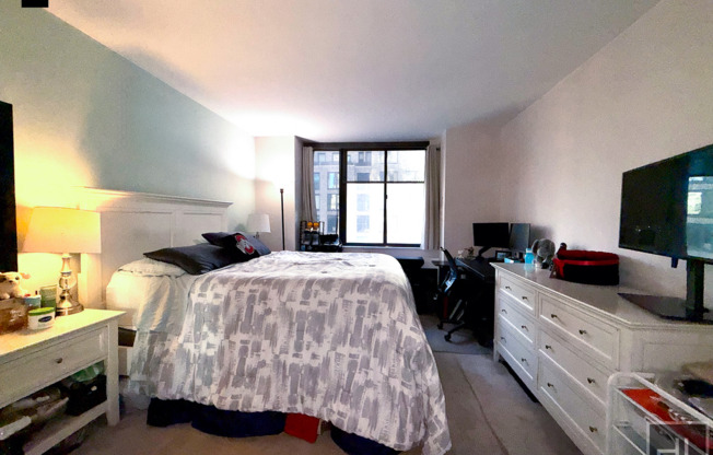 1 bed, 1 bath, 723 sqft, $4,299, Unit 16C