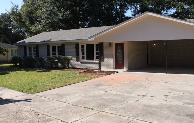 Lovely 3 Bedroom Home with Large Fenced in Yard!
