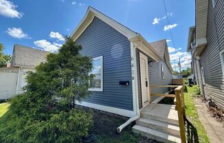 Charming 1 Bedroom, 1 Bathroom Duplex- Fully Remodeled!!