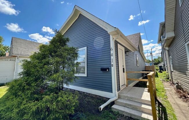 Charming 1 Bedroom, 1 Bathroom Duplex- Fully Remodeled!!