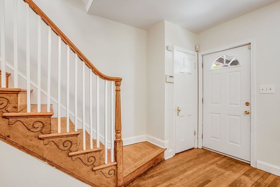1007 15 ST SE