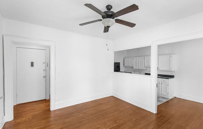 1 bed, 1 bath, 600 sqft, $828, Unit 1000-5