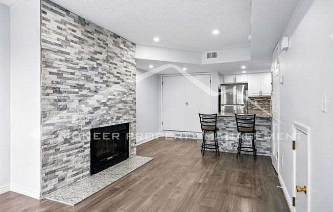 Charming Condo with Washer/Dryer and Mountain Views