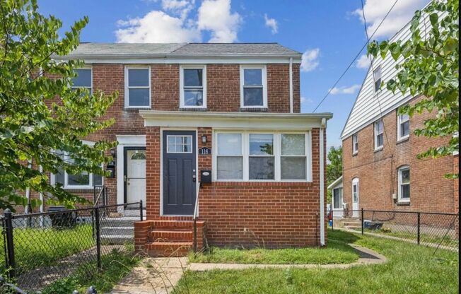 Fully Renovated Two-Bedroom Townhome In Dunalk