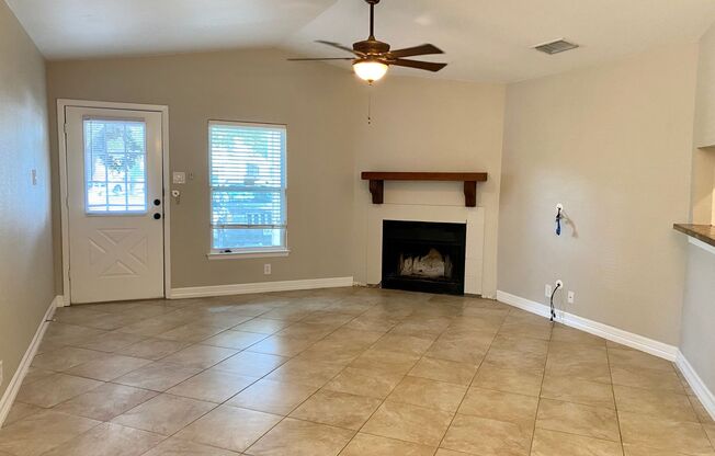 3/2 Home Available for Lease!