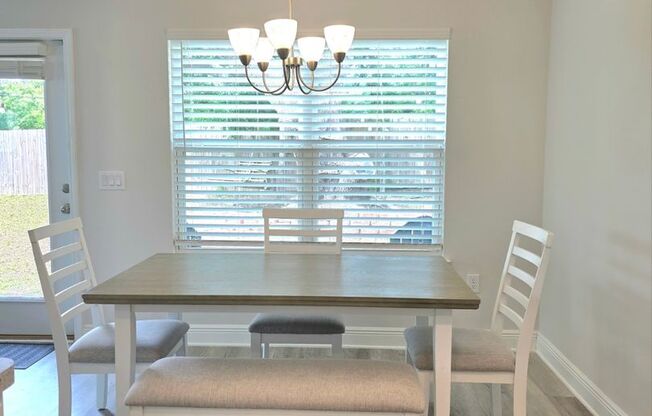 Stunning Newer, 2 Story 3/2.5 Home in a Quiet Cul-de-sac