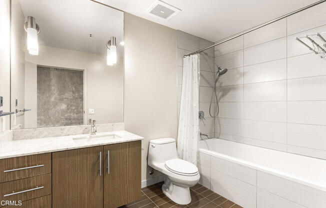 1 bed, 1 bath, 1,420 sqft, $4,300, Unit 532