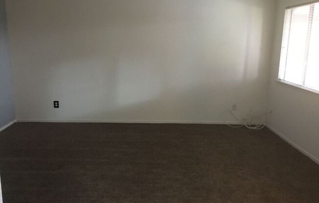563 W. Alamos Avenue Clovis