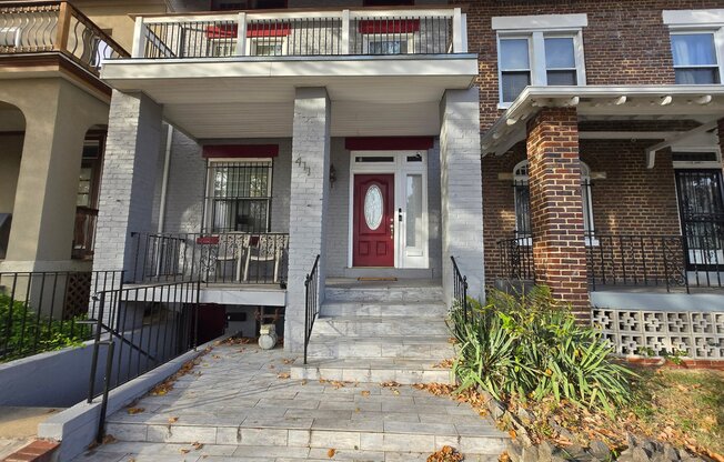 411 HOBART PL