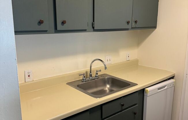 2 beds, 2 baths, 835 sqft, $1,365, Unit 5901-09