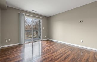 2 beds, 1 bath, 863 sqft, $1,690, Unit 307