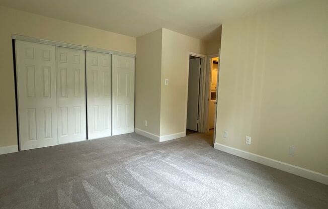 2 beds, 2 baths, 1,000 sqft, $1,875, Unit 14207 #201