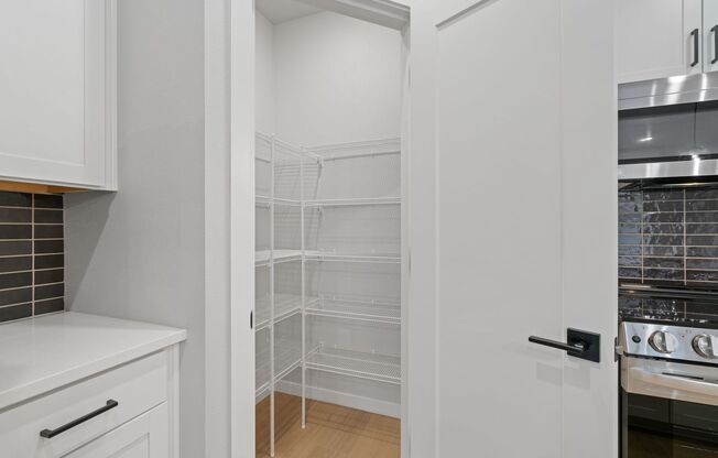 3 beds, 2.5 baths, 1,475 sqft, $2,595, Unit 3342