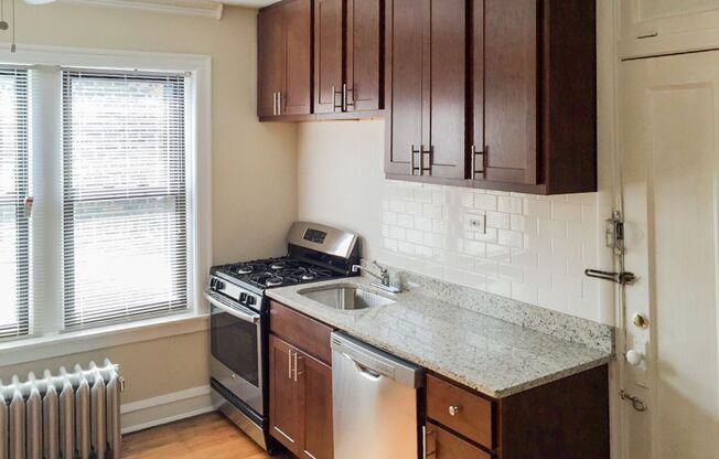 Studio, 1 bath, 355 sqft, $1,375, Unit 1948-3R
